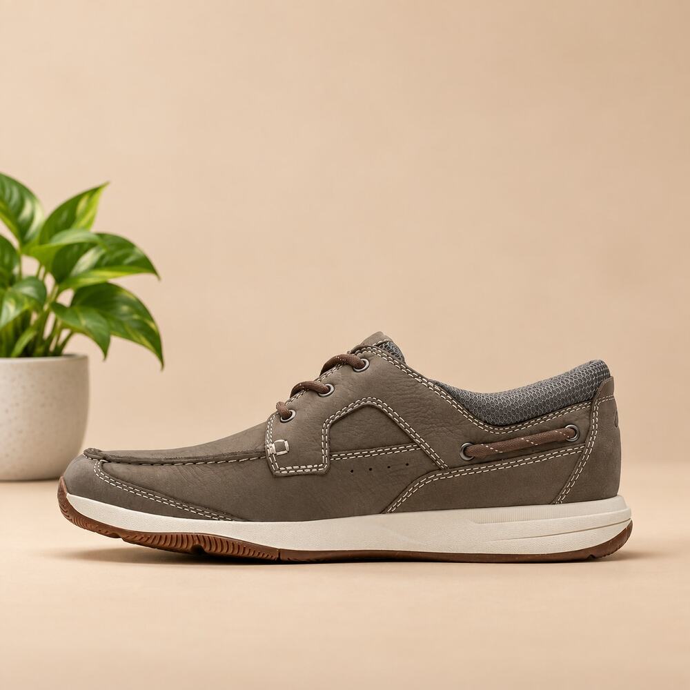 USED Clarks Sailview Lace Men's Boat Shoes Taupe Nubuck Size 9.5 M